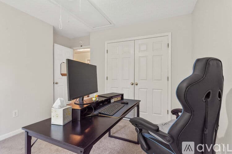 Apex House: 301 Glaston Ct