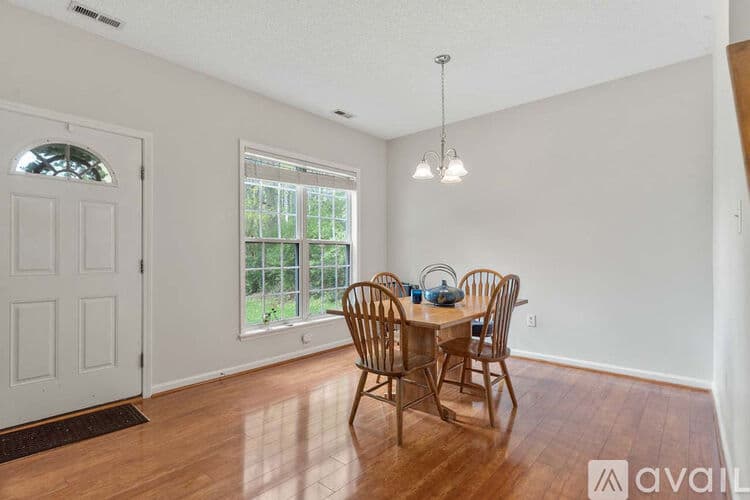 Apex House: 301 Glaston Ct