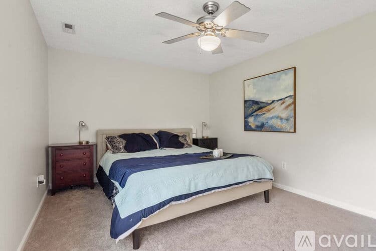 Apex House: 301 Glaston Ct