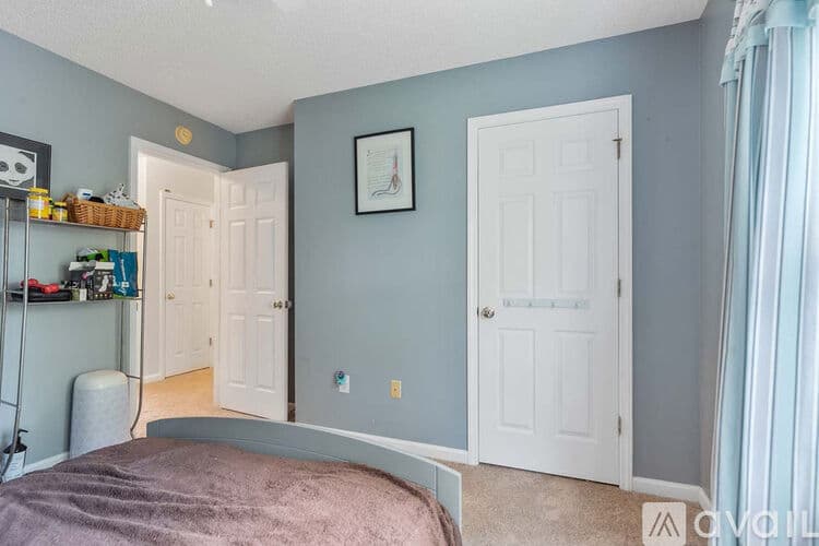 Apex House: 301 Glaston Ct