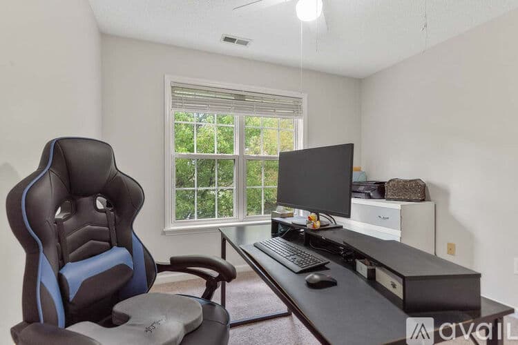 Apex House: 301 Glaston Ct