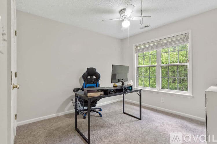 Apex House: 301 Glaston Ct