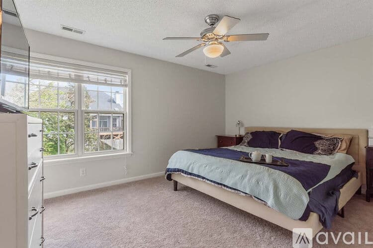 Apex House: 301 Glaston Ct
