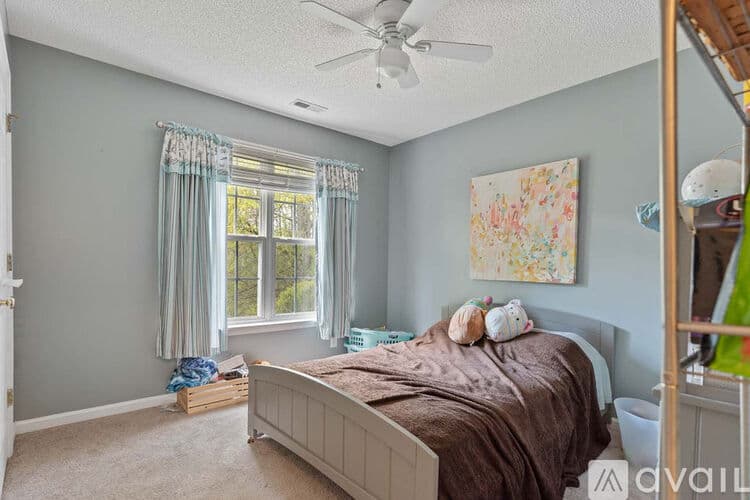 Apex House: 301 Glaston Ct
