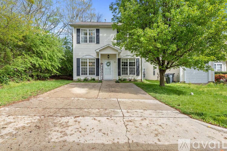 Apex House: 301 Glaston Ct