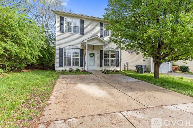 Apex House: 301 Glaston Ct