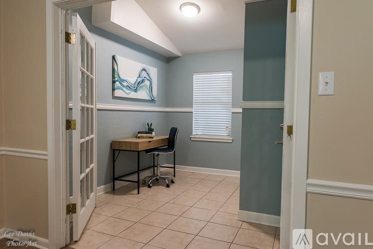 Shreveport Townhome: 10217 Los Altos Dr