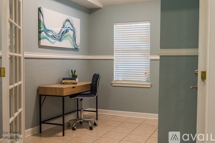 Shreveport Townhome: 10217 Los Altos Dr