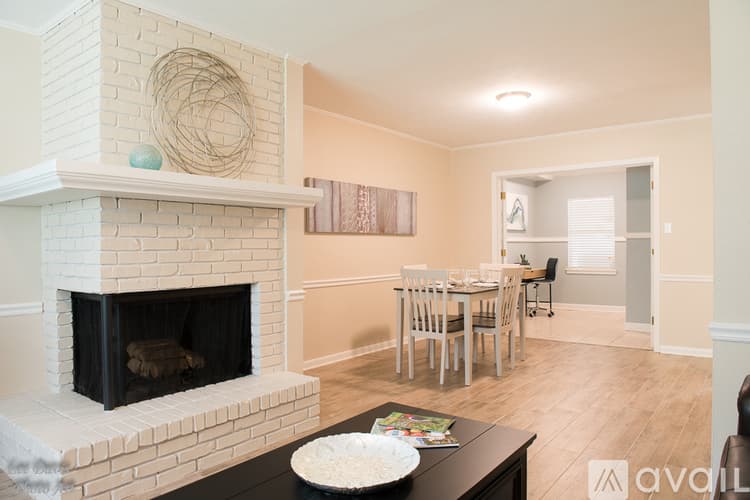 Shreveport Townhome: 10217 Los Altos Dr