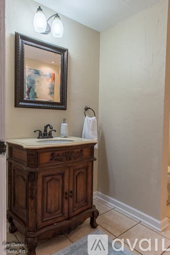 Shreveport Townhome: 10217 Los Altos Dr