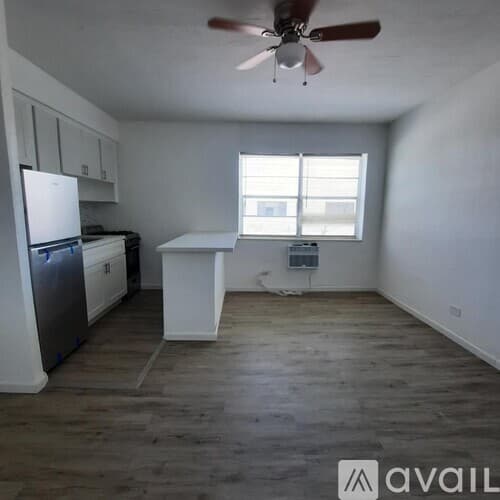 Surfside Apartment: 9064 Collins Ave