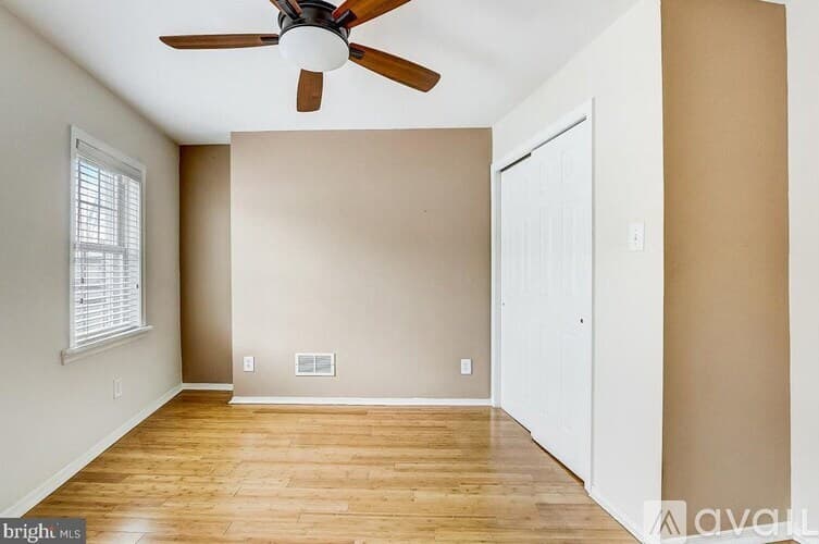 Philadelphia House: 4447 Baker St