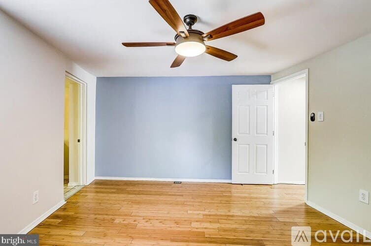 Philadelphia House: 4447 Baker St