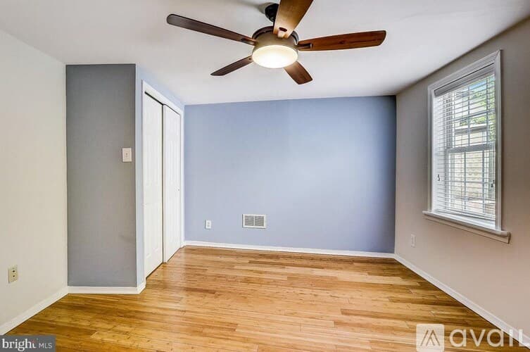 Philadelphia House: 4447 Baker St