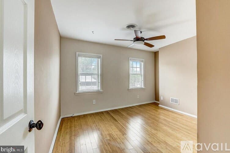Philadelphia House: 4447 Baker St