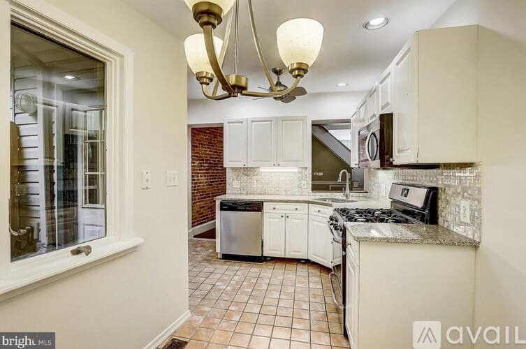 Philadelphia House: 4447 Baker St