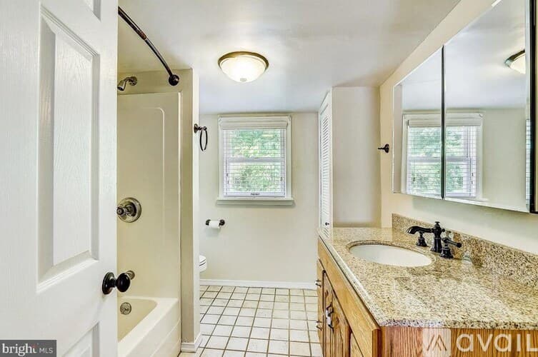 Philadelphia House: 4447 Baker St