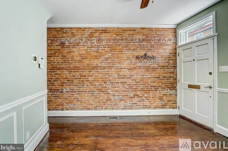 Philadelphia House: 4447 Baker St