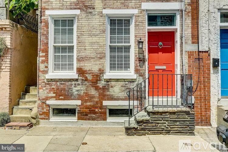 Philadelphia House: 4447 Baker St