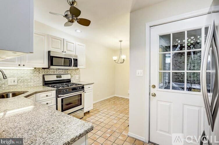 Philadelphia House: 4447 Baker St