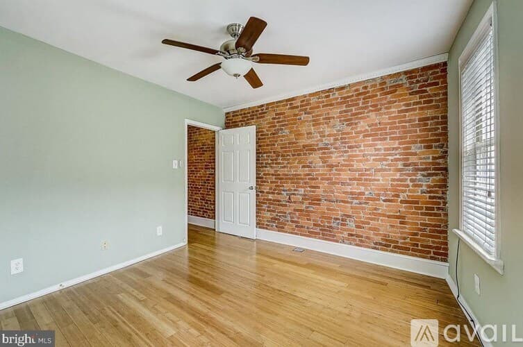 Philadelphia House: 4447 Baker St