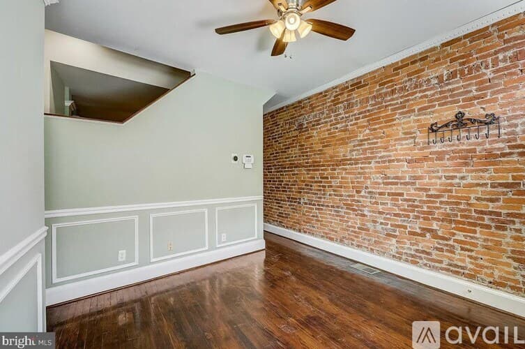 Philadelphia House: 4447 Baker St