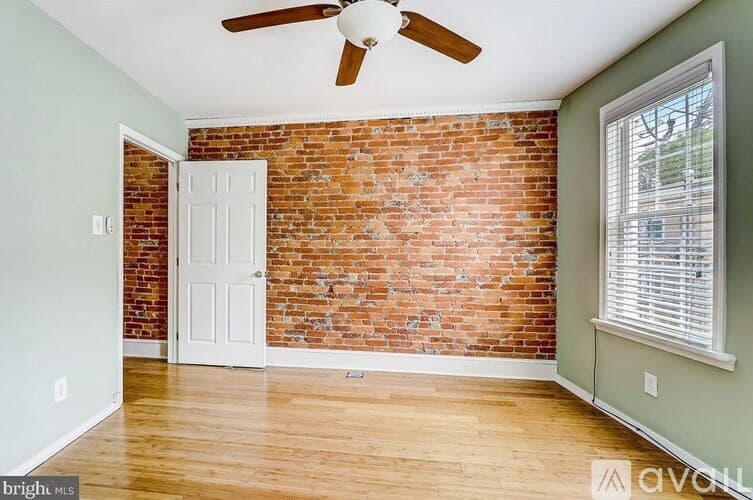 Philadelphia House: 4447 Baker St