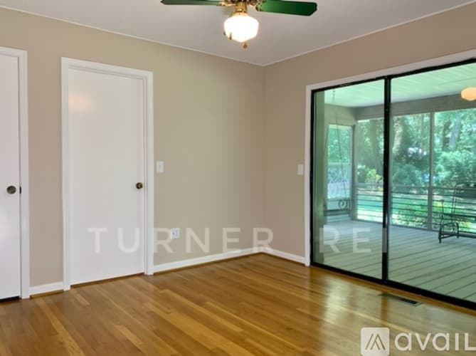 Lavonia House: 85 Parkertown Road