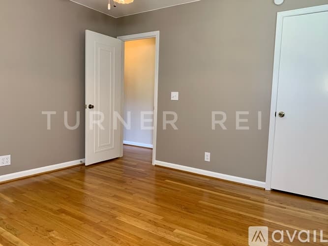 Lavonia House: 85 Parkertown Road