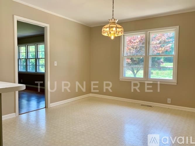 Lavonia House: 85 Parkertown Road