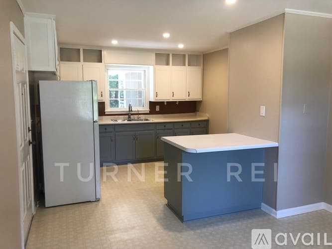 Lavonia House: 85 Parkertown Road