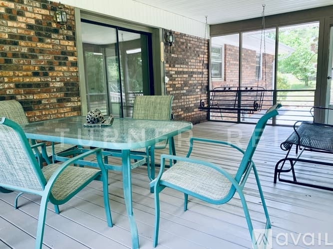 Lavonia House: 85 Parkertown Road
