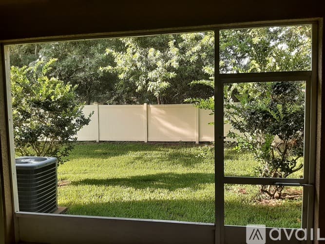Brandon Townhome: 2151 Broadway View Avenue