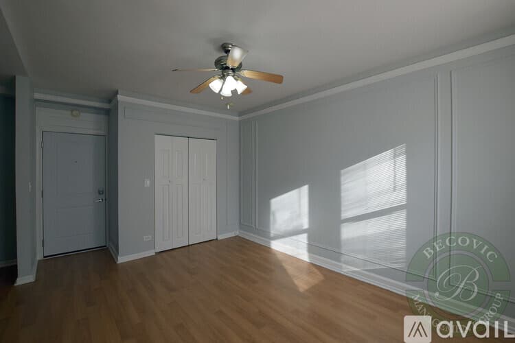 Chicago Apartment: 5860 N Kenmore Ave