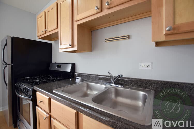 Chicago Apartment: 5860 N Kenmore Ave