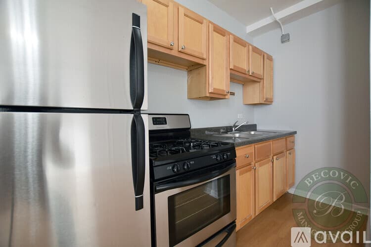 Chicago Apartment: 5860 N Kenmore Ave