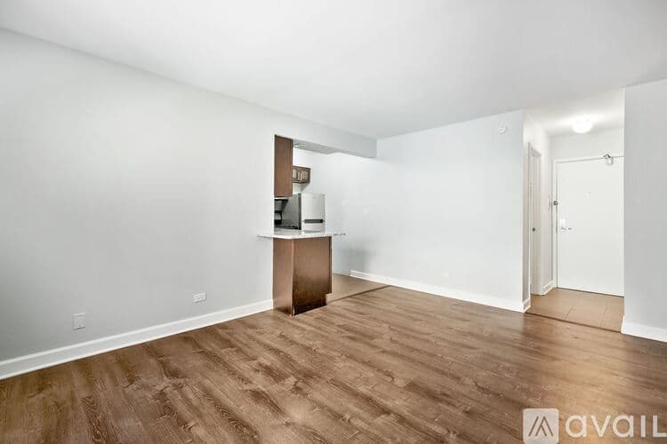 Chicago Apartment: 6201 N Kenmore Ave