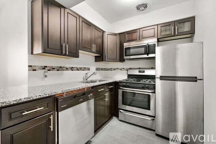 Chicago Apartment: 6201 N Kenmore Ave
