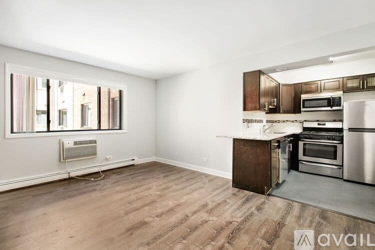 Chicago Apartment: 6201 N Kenmore Ave