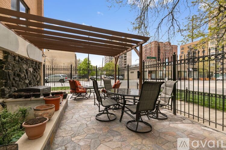 Chicago Apartment: 6201 N Kenmore Ave