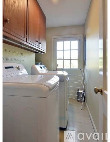Albany House: 2401 Pheasant Drive