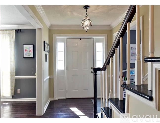 Albany House: 2401 Pheasant Drive