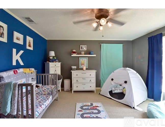 Albany House: 2401 Pheasant Drive