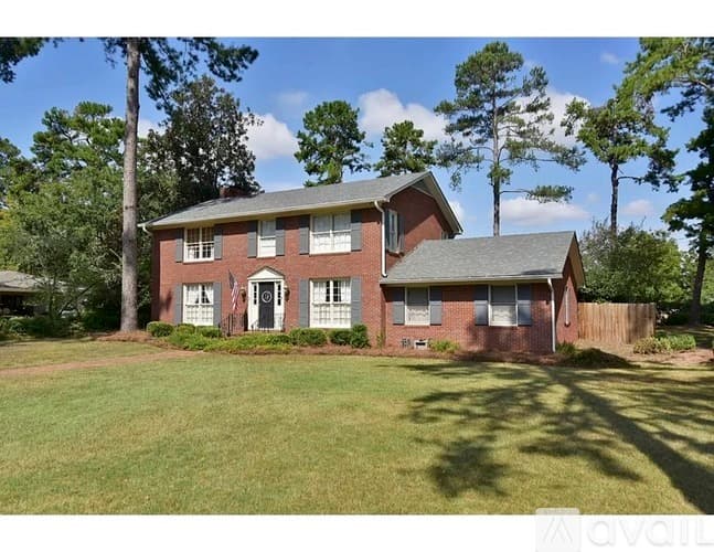 Albany House: 2401 Pheasant Drive