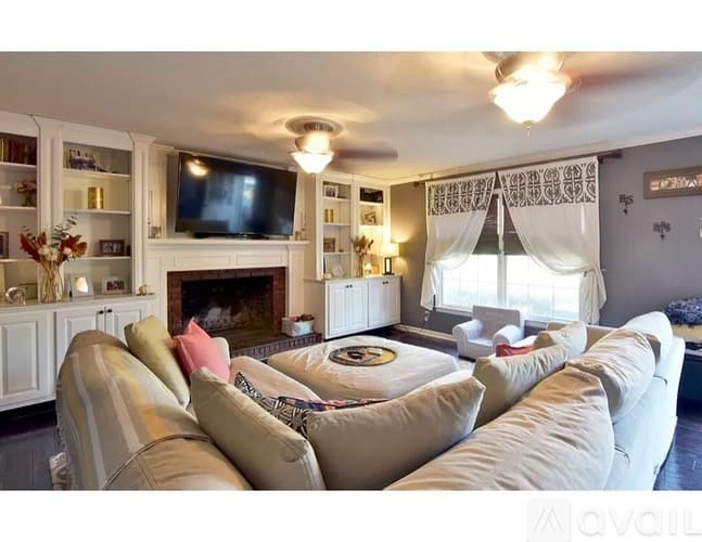 Albany House: 2401 Pheasant Drive