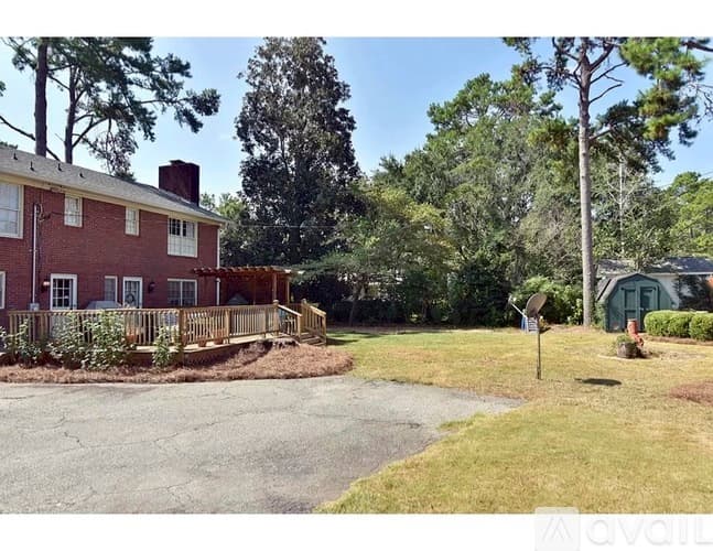 Albany House: 2401 Pheasant Drive