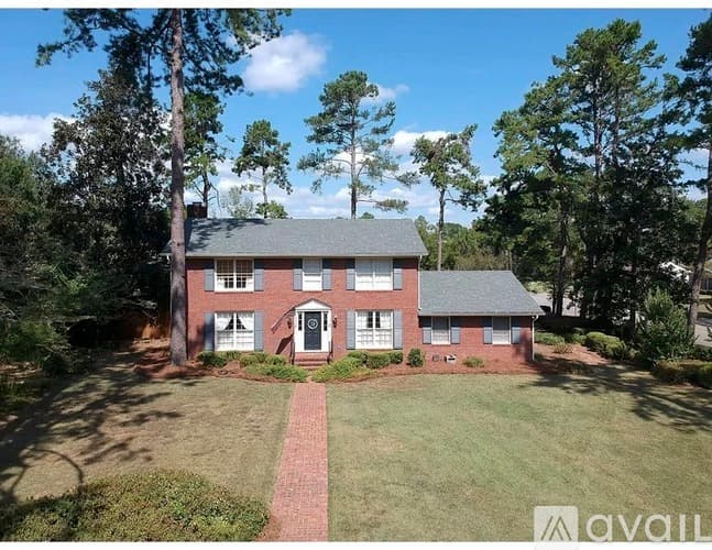 Albany House: 2401 Pheasant Drive