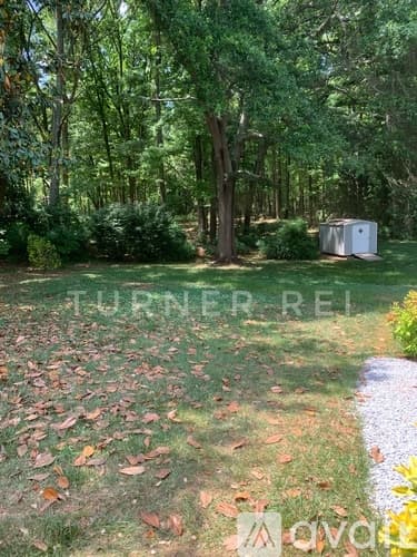 Lavonia House: 85 Parkertown Road