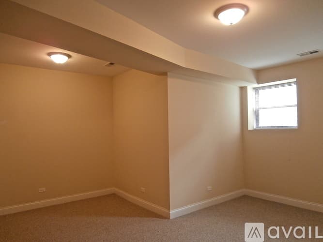 Chicago Apartment: 3216 W Argyle St