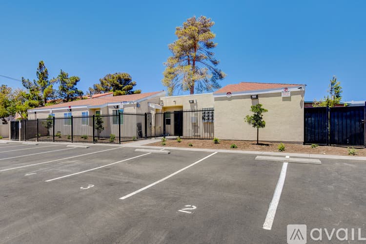 Las Vegas Apartment: 405 South 10th Street
